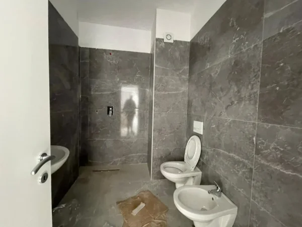Tirane, shitet apartament 1+1 Kati 3, 77 m² 69.225 € (Kamez)