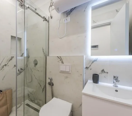 Tirane, jepet me qera apartament 1+1 , 58 m² 700 € 