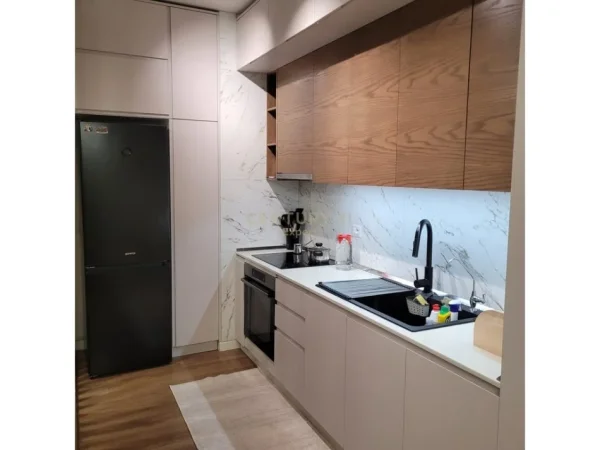 Tirane, jepet me qera 2+1+Ballkon Kati 3, 87 m² (FUSHA AVICIONIT)