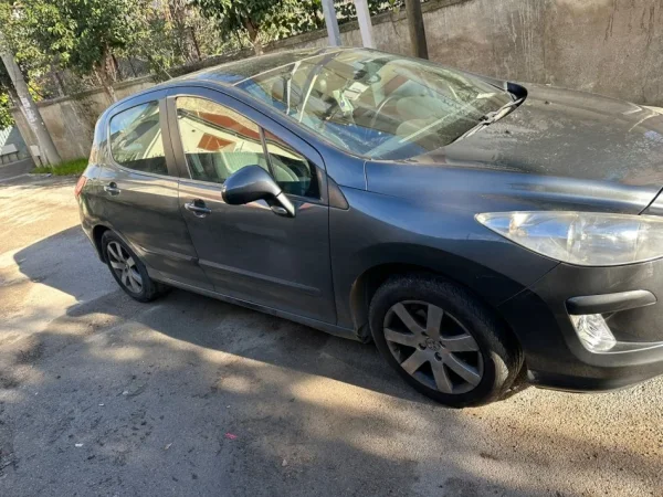 Tirane, shes makine peugeot 308 Benzin, gri metalizato manuale Kondicioner 190 km 2.000 €