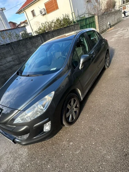 Tirane, shes makine peugeot 308 Benzin, gri metalizato manuale Kondicioner 190 km 2.000 €