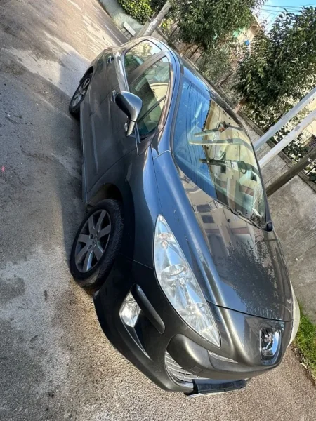 Tirane, shes makine peugeot 308 Benzin, gri metalizato manuale Kondicioner 190 km 2.000 €
