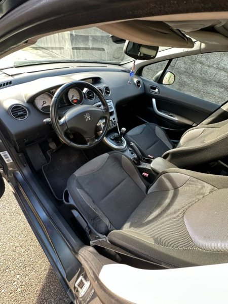 Tirane, shes makine peugeot 308 Benzin, gri metalizato manuale Kondicioner 190 km 2.000 €