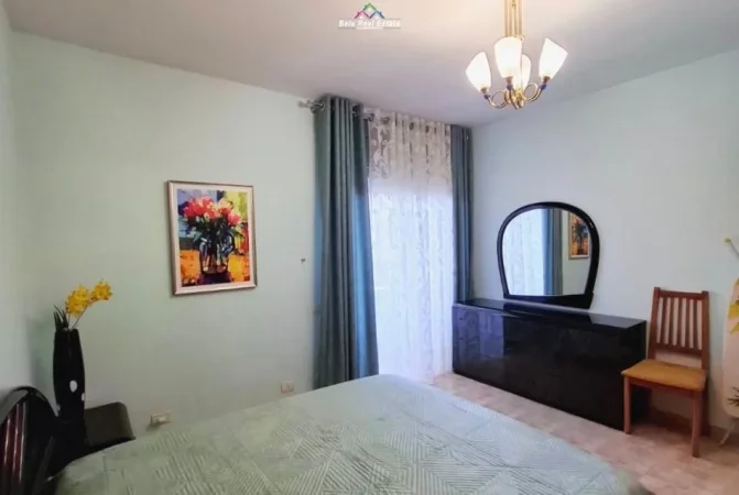 Tirane, jepet me qera apartament 1+1 Kati 3, 65 m² 570 € (RRugaTish Dahia)