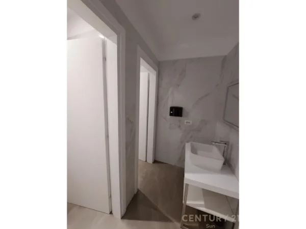 Tirane, jepet me qera ambjent biznesi Kati 1, 360 m² 6.600 € (rruga e kosovareve)