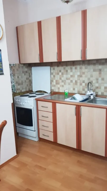 Tirane, jepet me qera apartament 1+1 Kati 3, 70 m² 500 € (Rr. Idriz Dollaku, afer fushes Ali Demi)