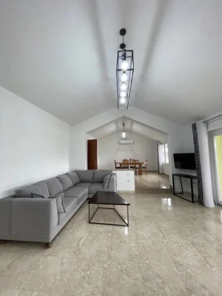 Tirane, jepet me qera apartament+verande | Penthouse 3+1+Aneks+Ballkon Kati 8, 300 m² 1.500 € (Liqeni i thate)