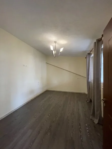 Tirane, jepet me qera apartament+verande | Penthouse 3+1+Aneks+Ballkon Kati 8, 300 m² 1.500 € (Liqeni i thate)