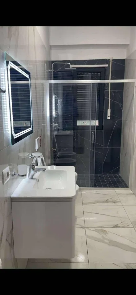 Tirane, jepet me qera apartament 1+1 Kati 9, 60 m² 600 € (Astir)