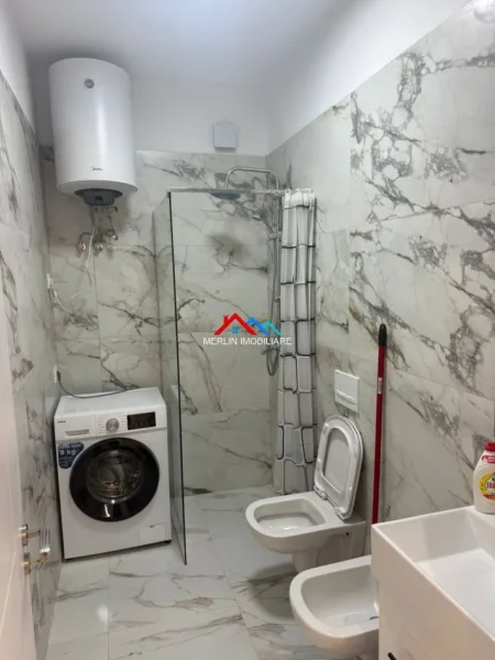 Tirane, jepet me qera apartament 1+1+Ballkon Kati 6, 62 m² 517 € (RRUGA 5 MAJI)