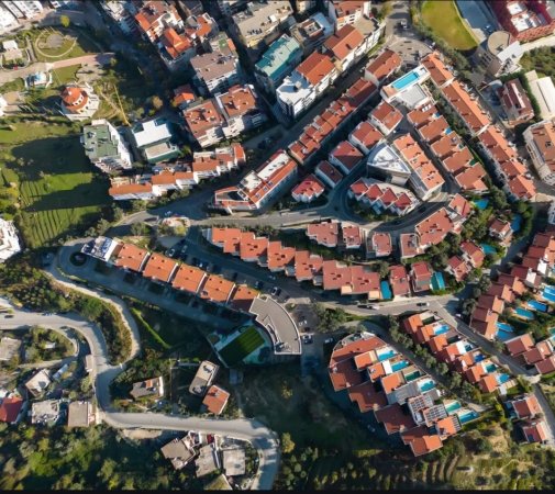 Tirane, shitet nga Pronari, pa-komision apartament duplex 3+1+Ballkon Kati 2, 159 m² 280.000 € (Kodra e Diellit 1)