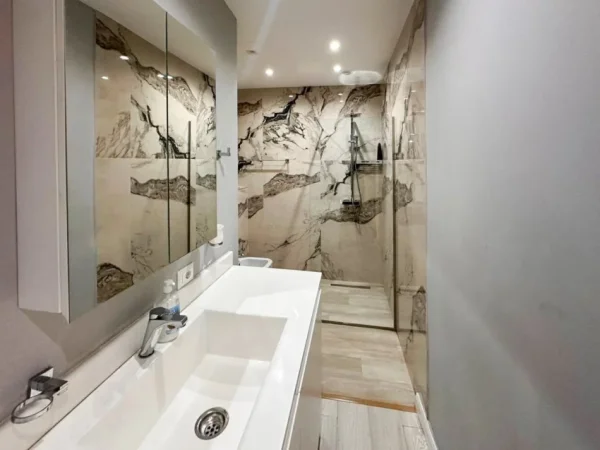 Tirane, shitet apartament 2+1 Kati 2, 112 m² 280.000 € (Rruga e Barrikadave)