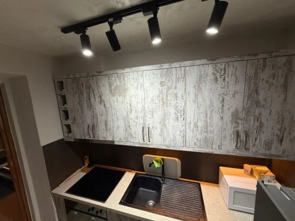 🏡 Apartament 1+1 me Qira – Rruga e Dibrës