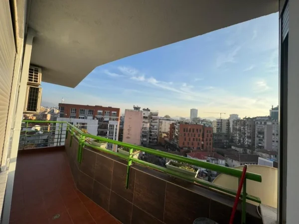 Tirane, jepet me qera apartament 2+1 Kati 4, 120 m² 800 € (Qender)