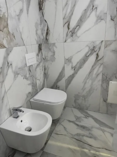 🏡 Apartament 1+1 me Qira – Terminali i Veriut (Pallatet e Verdha)