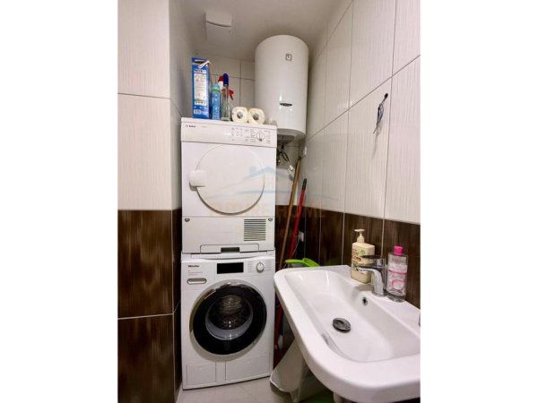 Tirane, shitet apartament 2+1+2+Ballkon Kati 3, 106 m² 310.000 € (Rruga e Barrikadave)