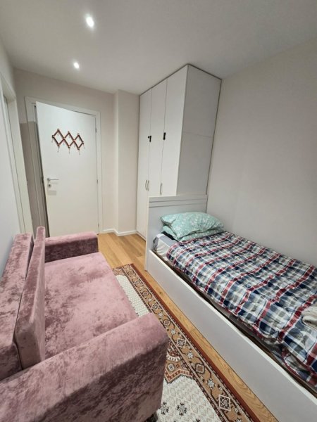 Tirane, jepet me qera apartament Kati 3, (100m2) ....(Rruga Dervish Hekali)