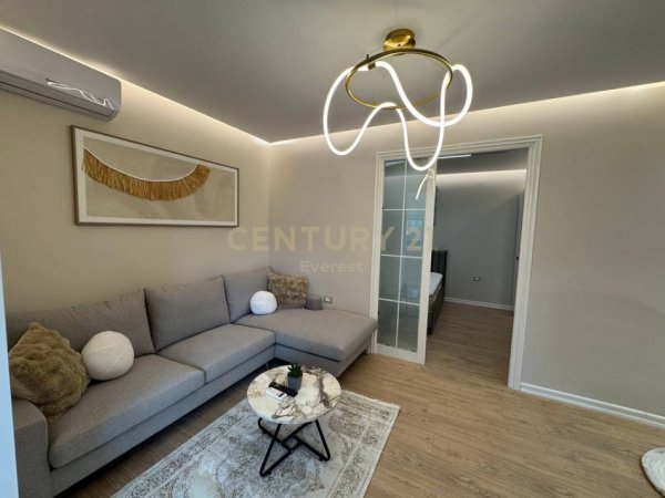 Tirane, shitet apartament 1+1+Ballkon Kati 4, 40 m² 125.000 € (rruga e barrikadave)