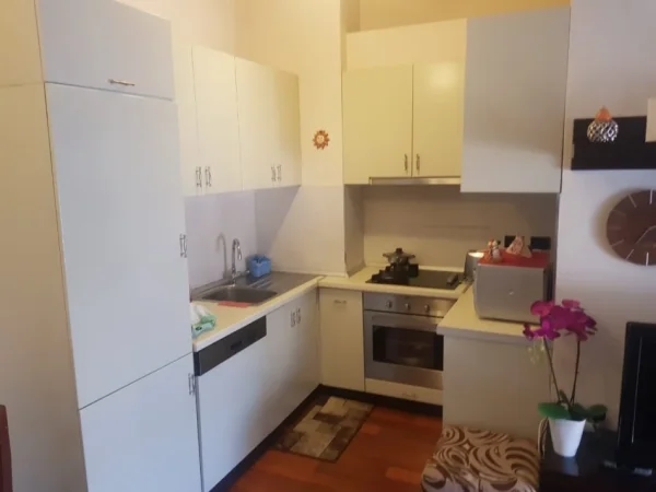 💥Apartament me Qira – Pazari i Ri ✨
