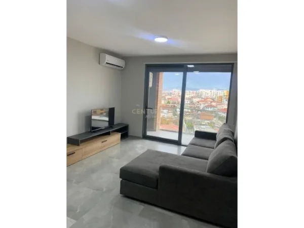 Tirane, jepet me qera apartament 2+1+Ballkon Kati 6, 98 m² 700 € (don bosko)