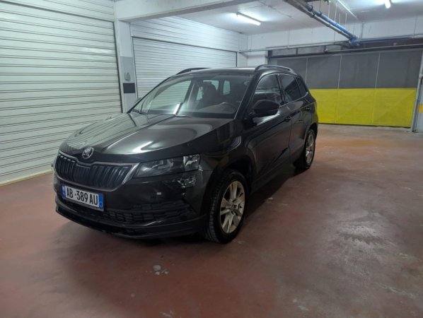 Tirane, shitet SUV Skoda Karoq Nafte, kafe automatik Klima 57 km 18.000 €