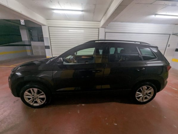 Tirane, shitet SUV Skoda Karoq Nafte, kafe automatik Klima 57 km 18.000 €