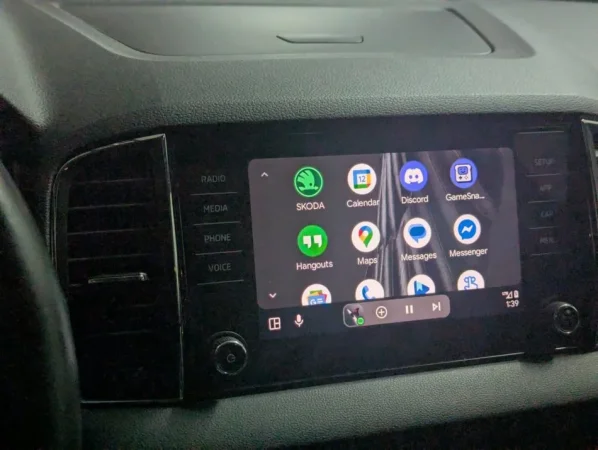 Tirane, shitet SUV Skoda Karoq Nafte, kafe automatik Klima 57 km 18.000 €