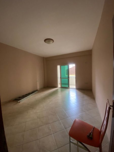 🏢 Jepet me qira ambient zyre – Lokacion strategjik