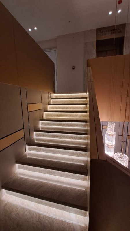 Tirane, jepet me qera zyre Kati 3, 268 m² 9.260 € (Blloku)