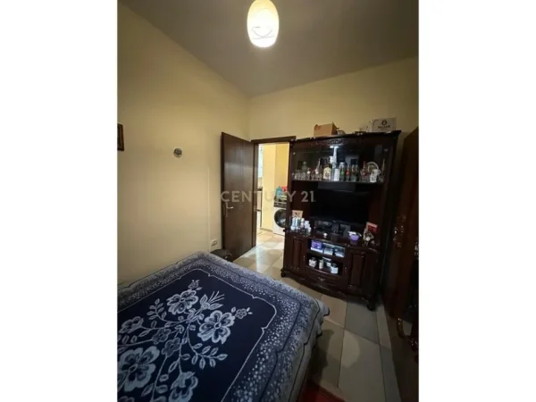 Tirane, shes apartament 2+1+Aneks+Ballkon Kati 1, 75 m² 155.000 € 