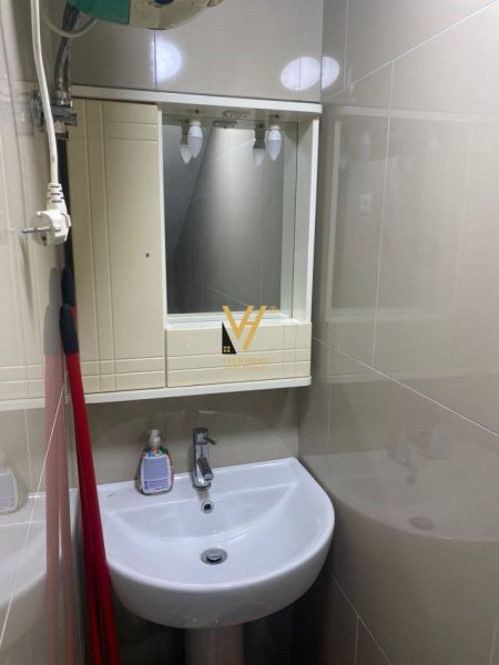 Tirane, shitet dyqan Kati 0, 48 m² 170.000 € (IRFAN TOMINI , VASIL SHANTO)