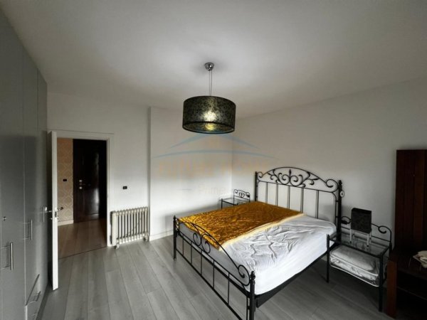 Tirane, jepet me qera apartament 2+1 Kati 7, 112 m² 1.100 € (rruga Brigata VIII)