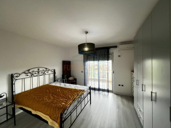 Tirane, jepet me qera apartament 2+1 Kati 7, 112 m² 1.100 € (rruga Brigata VIII)