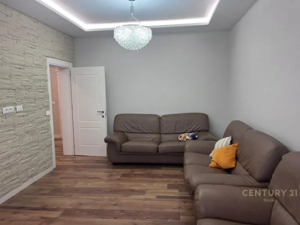Tirane, jepet me qera apartament 1+1+Aneks+Ballkon Kati 4, 56 m² 600 € 