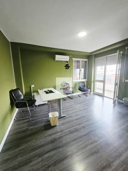 Durres, jepet me qera apartament Kati 2, 190 m² 800 € 