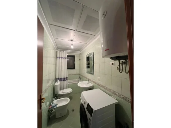 Tirane, jepet me qera apartament 2+1+Aneks+Ballkon Kati 6, 114 m² 750 € 