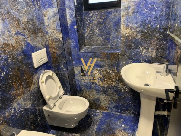 Tirane, jepet me qera ambjent biznesi Kati 0, 85 m² 1.000 € (STADIUMI DINAMO)