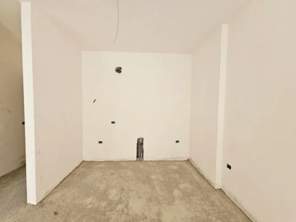 Tirane, shitet apartament 1+1+Aneks+Ballkon Kati 5, 59 m² 110.000 € 