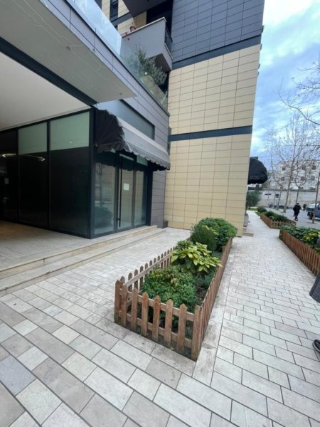 Tirane, jepet me qera ambjent biznesi Kati 0, 166 m² (Rruga Panorama)