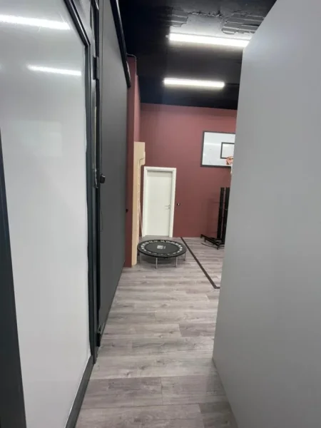 Tirane, jepet me qera ambjent biznesi Kati 0, 166 m² (Rruga Panorama)