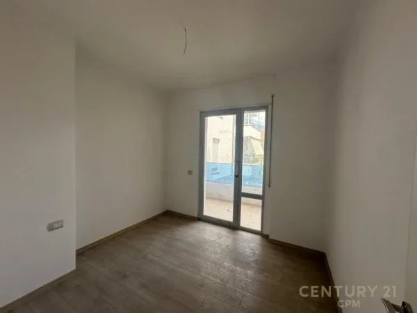 Tirane, shes apartament 2+1+Aneks+Ballkon Kati 1, 107 m² 215.000 € 