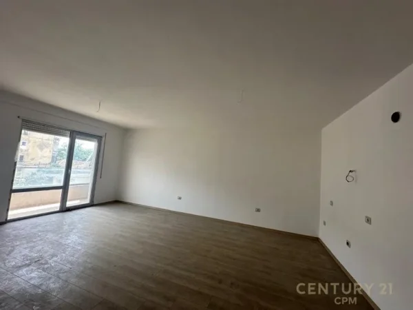 Tirane, shes apartament 2+1+Aneks+Ballkon Kati 1, 107 m² 215.000 € 