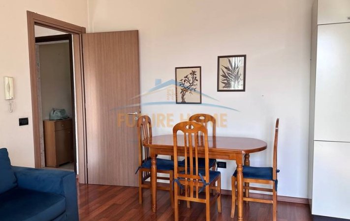 Tirane, jepet me qera apartament 1+1 Kati 7, 54 m² 800 € (Pazari i Ri)