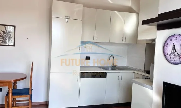 Tirane, jepet me qera apartament 1+1 Kati 7, 54 m² 800 € (Pazari i Ri)