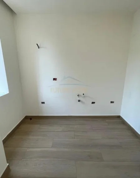 Tirane, shitet apartament 2+1 Kati 0, 90 m² 170.000 € (oxhaku)