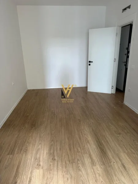 Tirane, jepet me qera zyre Kati 1, 70 m² 550 € (JORDAN MISJA)