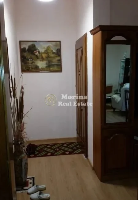 Tirane, jepet me qera shtepi 1+1 Kati 2, 70 m² 450 € (Qytet Studenti)