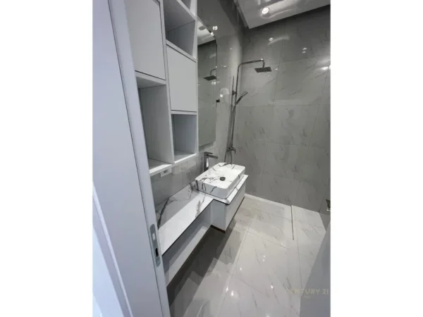 Tirane, shes apartament 2+1+Aneks+Ballkon Kati 6, 108 m² 470.000 € 