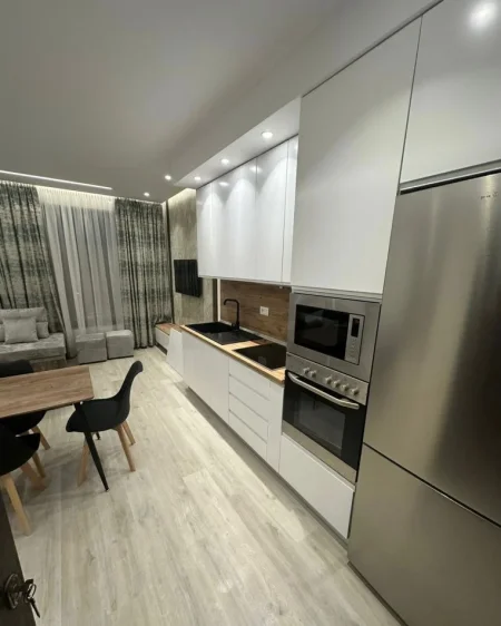 Tirane, jepet me qera apartament 1+1 , 55 m² 650 € 