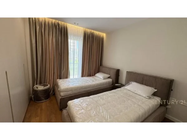 Tirane, jepet me qera apartament duplex 2+1+Aneks+Ballkon Kati 4, 130 m² 1.500 € 